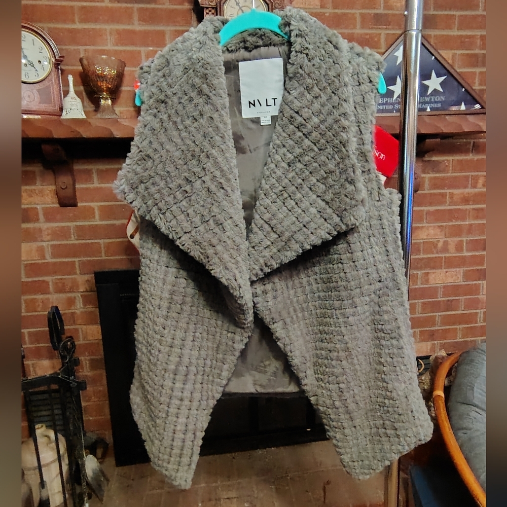 NVLT lady's faux fur/fuzzy vest